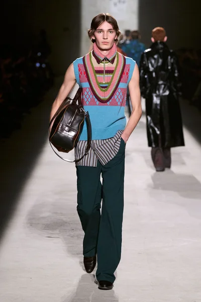 Look 43